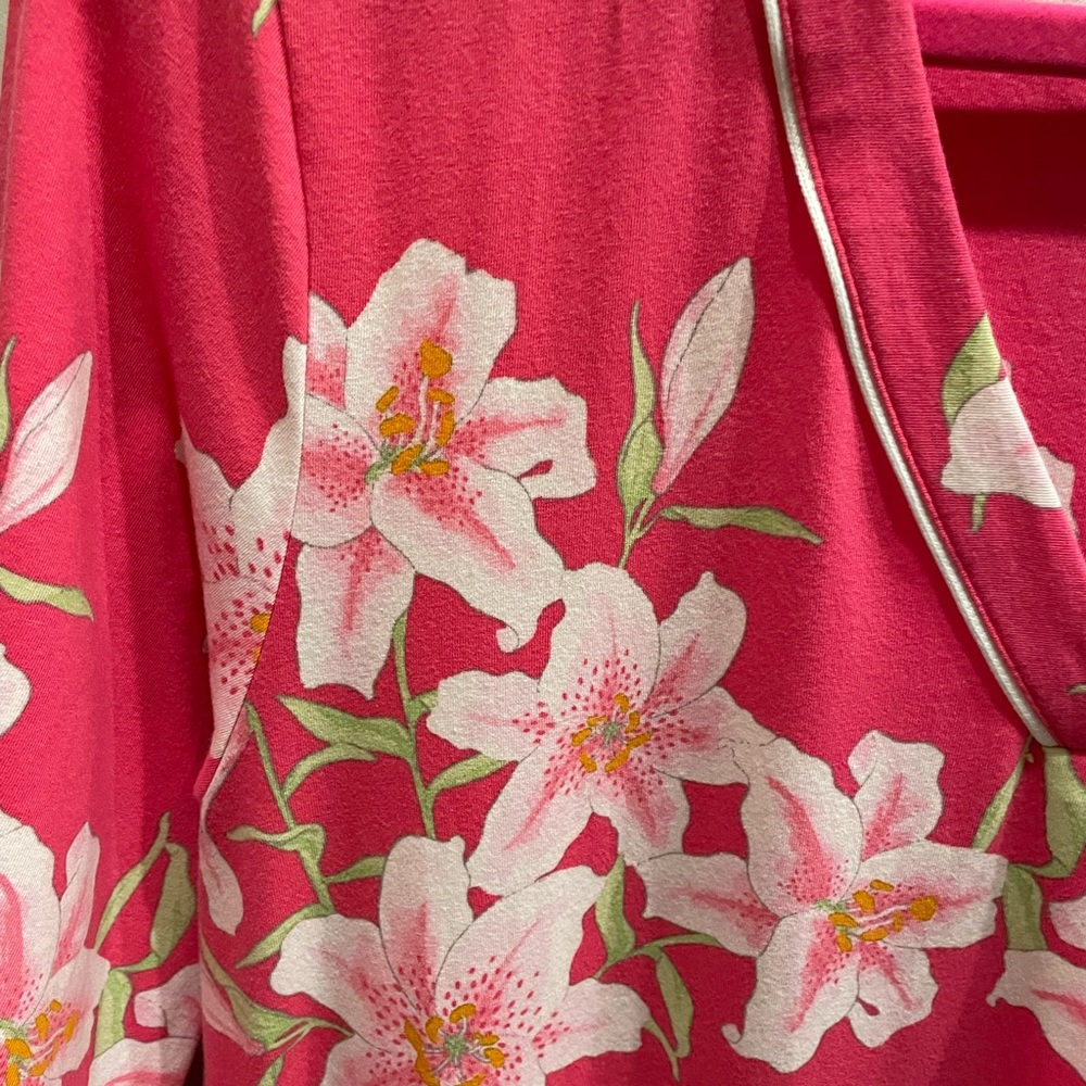 BedHead three-quarter sleeve classic cotton caftan; pink with lilies - Picture 4 of 10